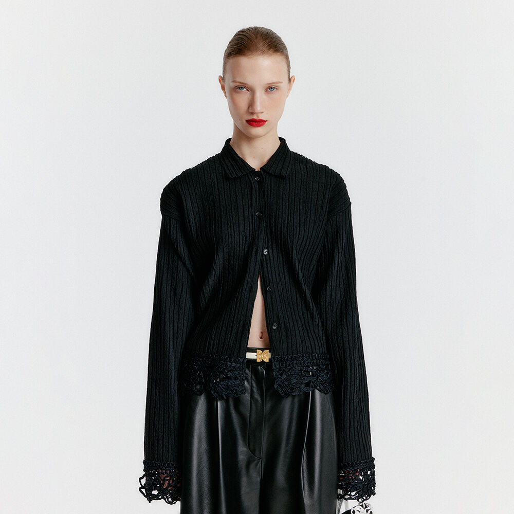 EENK YESSITA Lace-trim Pleats Shirt - Black