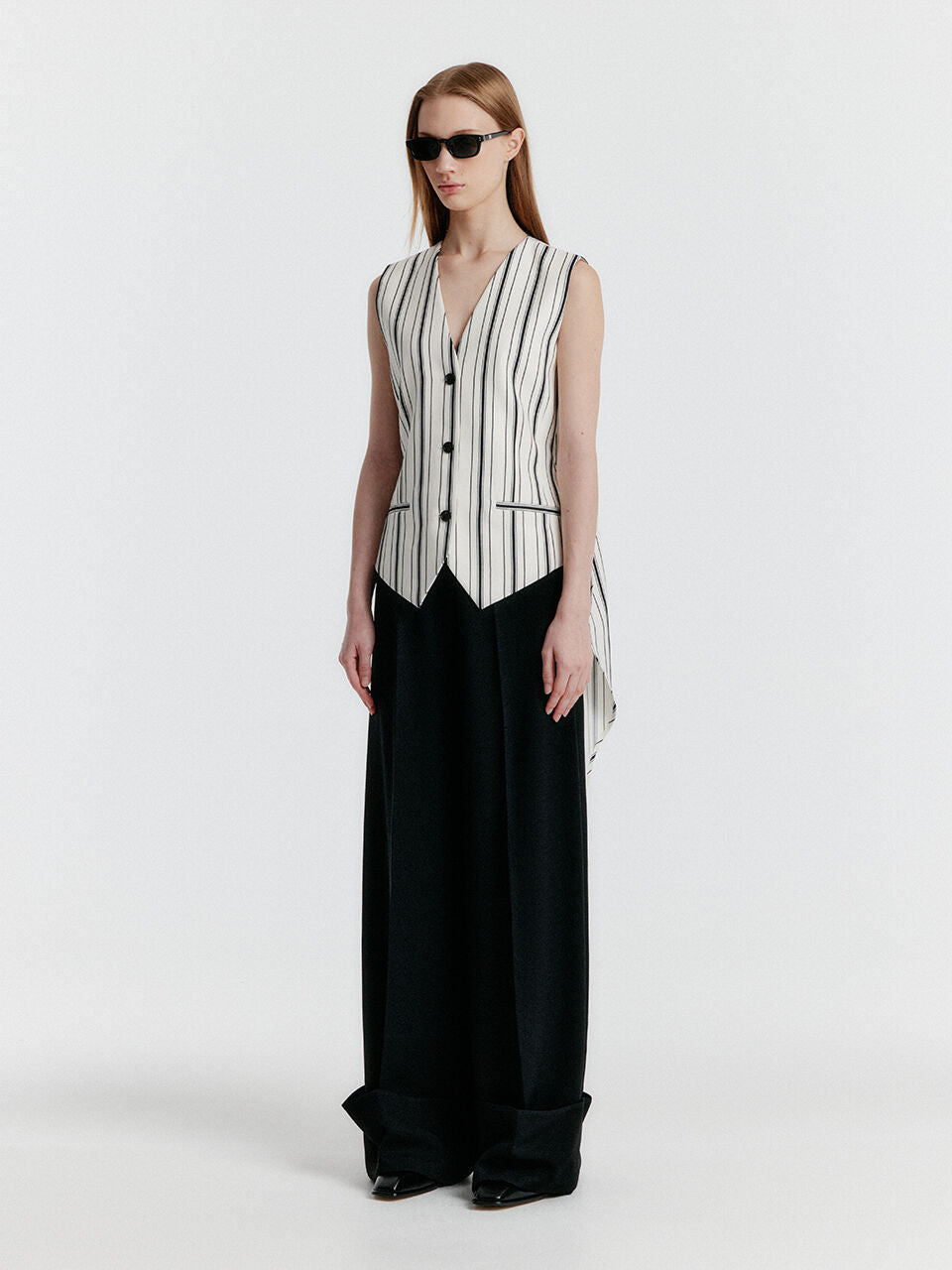 EENK YIVAS Tailored Waistcoat - White