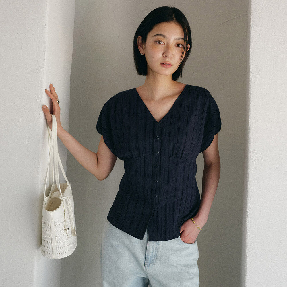 ON&ON Volume V-neck blouse NEW6MB622_2color