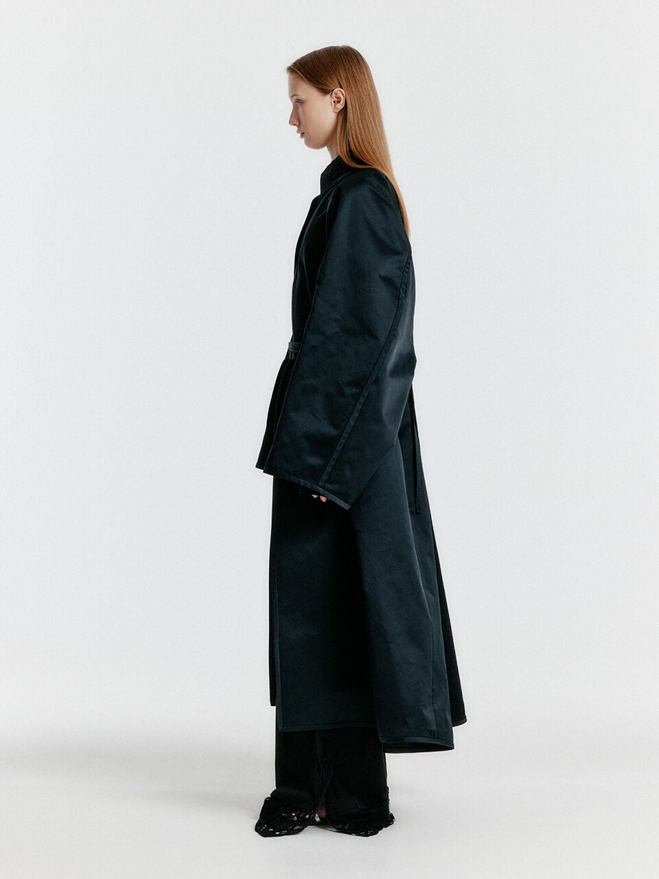 EENK YEDA Round-neck Coat With Detachable Pocket Belt - Jet Black