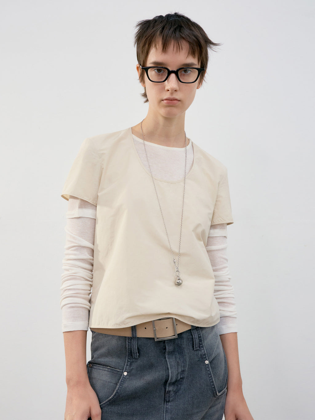 LOW CLASSIC U-NECK LOGO BLOUSE_BEIGE_LW251BL04BE