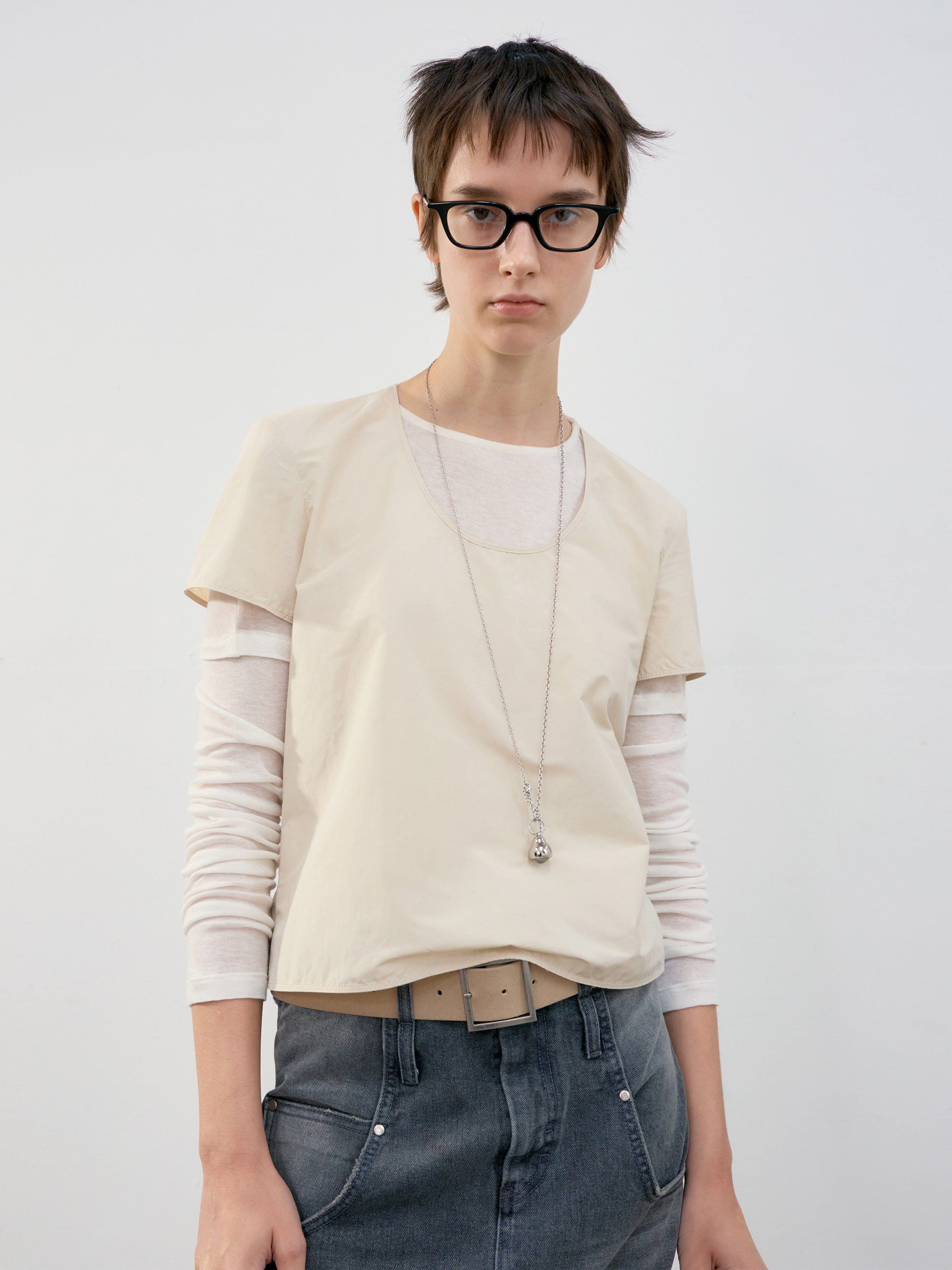 LOW CLASSIC U-NECK LOGO BLOUSE_BEIGE_LW251BL04BE