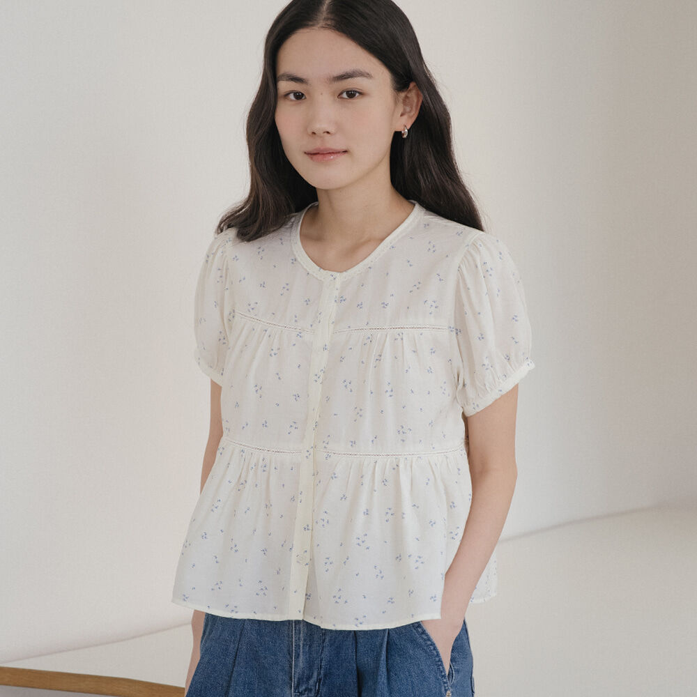 TILLIDIE Flower shirring blouse [TISU05BL01]_Cream