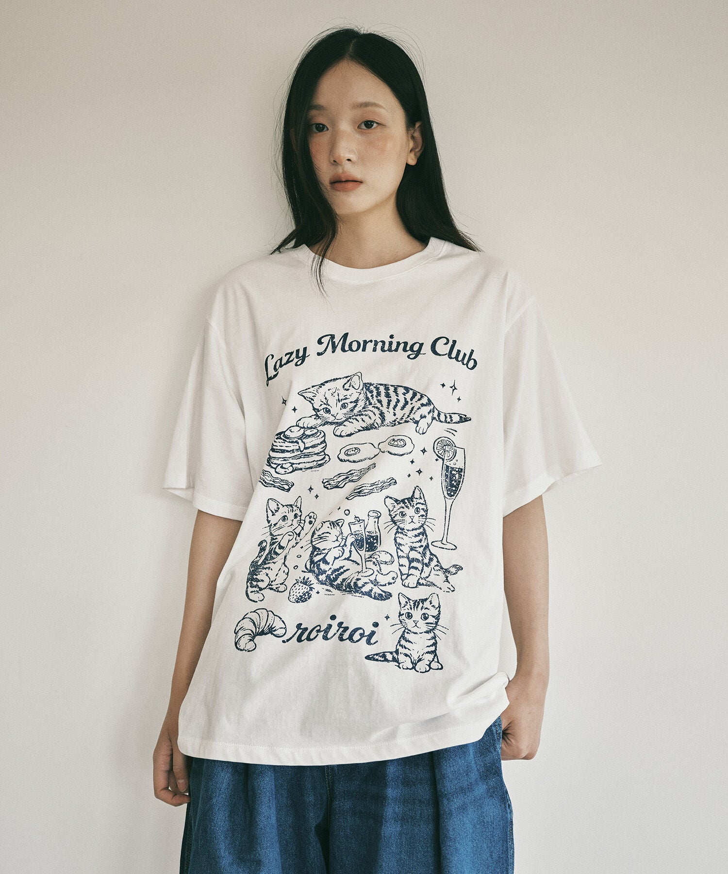ROIROI Lazy Morning Cat Loose Fit Short Sleeve Tee - White