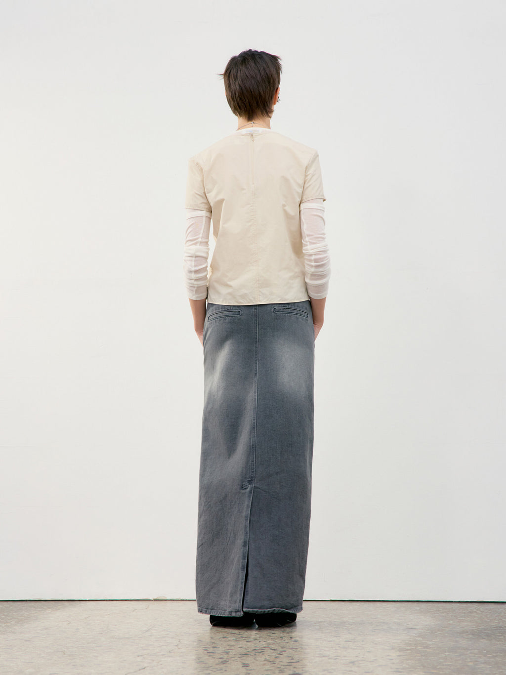 LOW CLASSIC U-NECK LOGO BLOUSE_BEIGE_LW251BL04BE