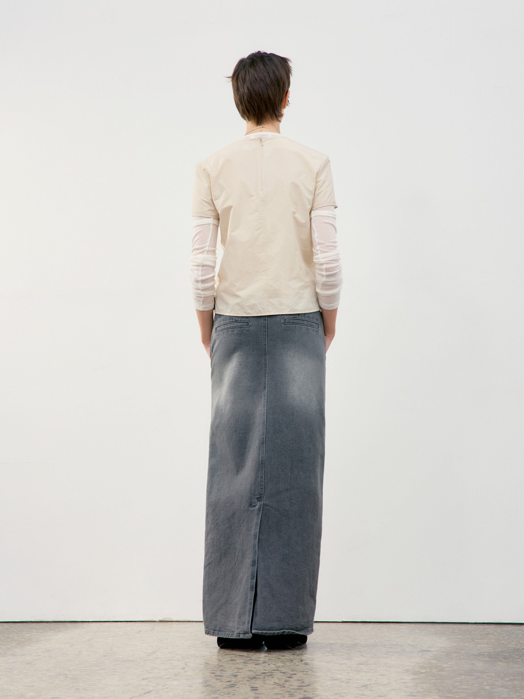 LOW CLASSIC U-NECK LOGO BLOUSE_BEIGE_LW251BL04BE