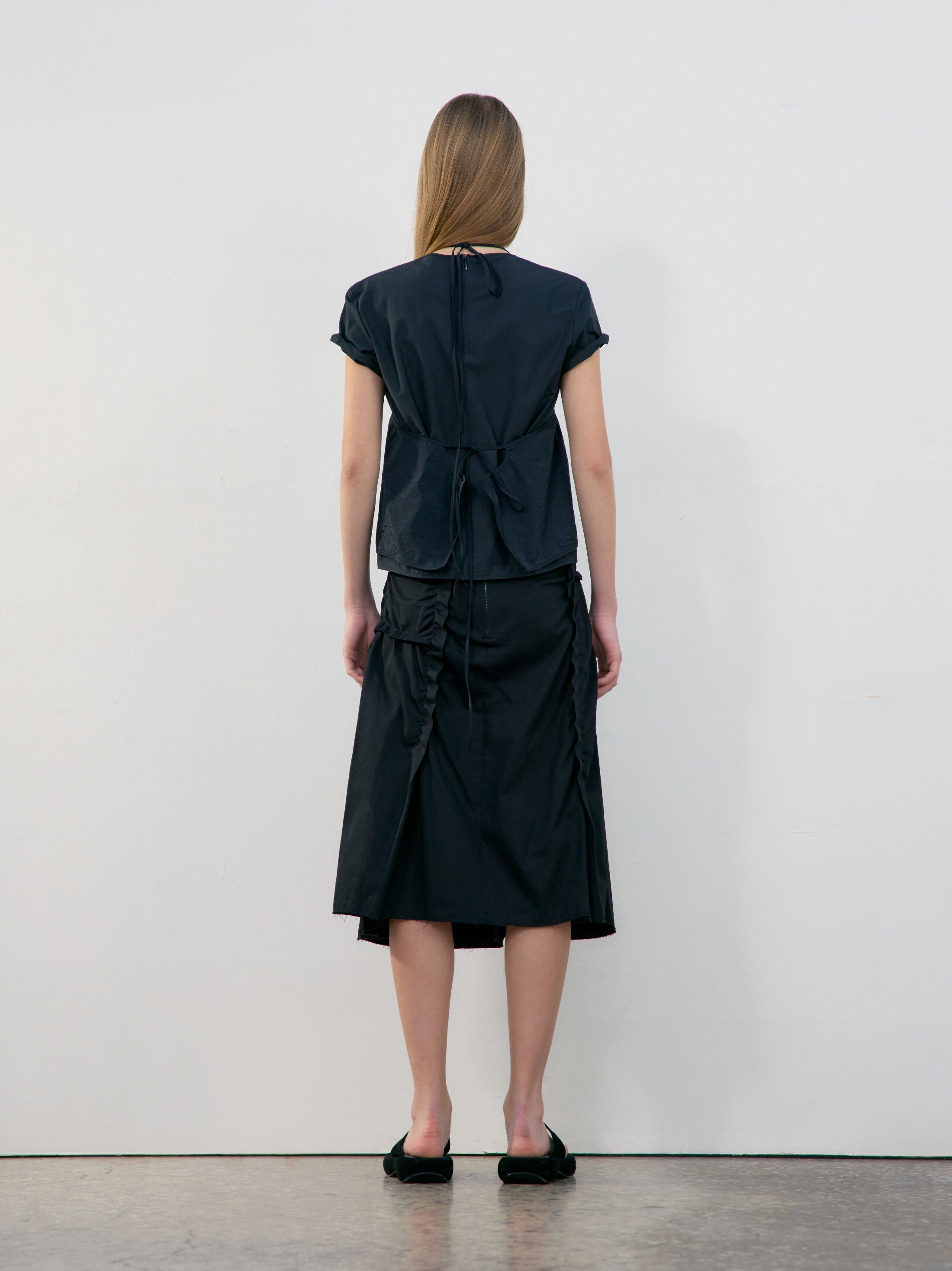 LOW CLASSIC U-NECK LOGO BLOUSE_BLACK_LW251BL04BK