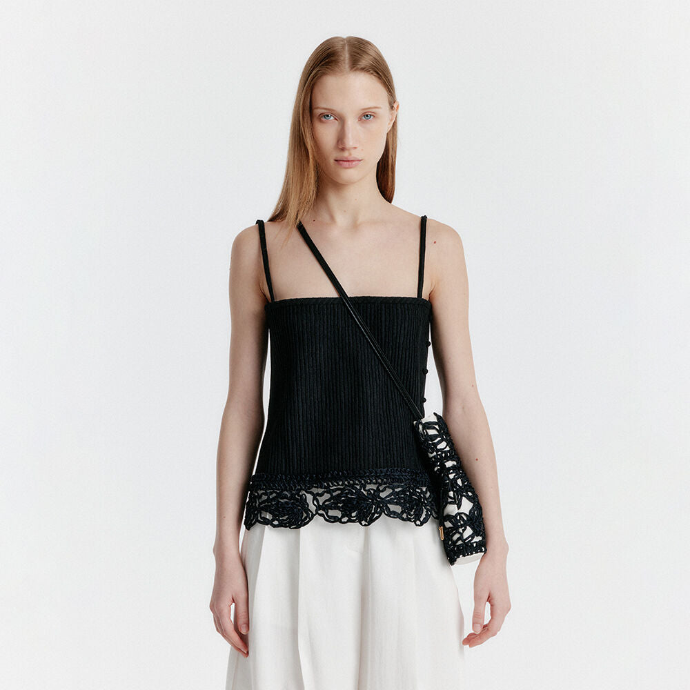 EENK YESICA Embroidery Lace Top - Black