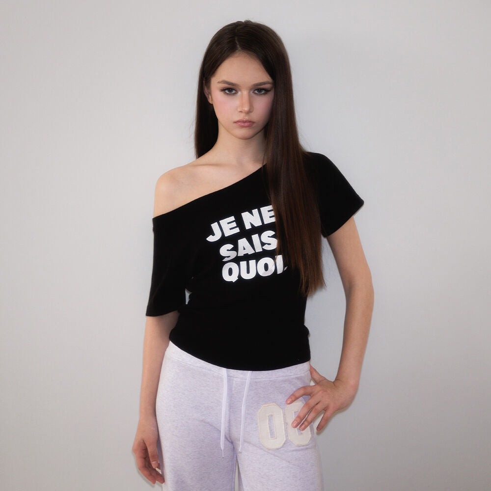 RoséFrantz Minimal French Lettering T-shirt [Black]