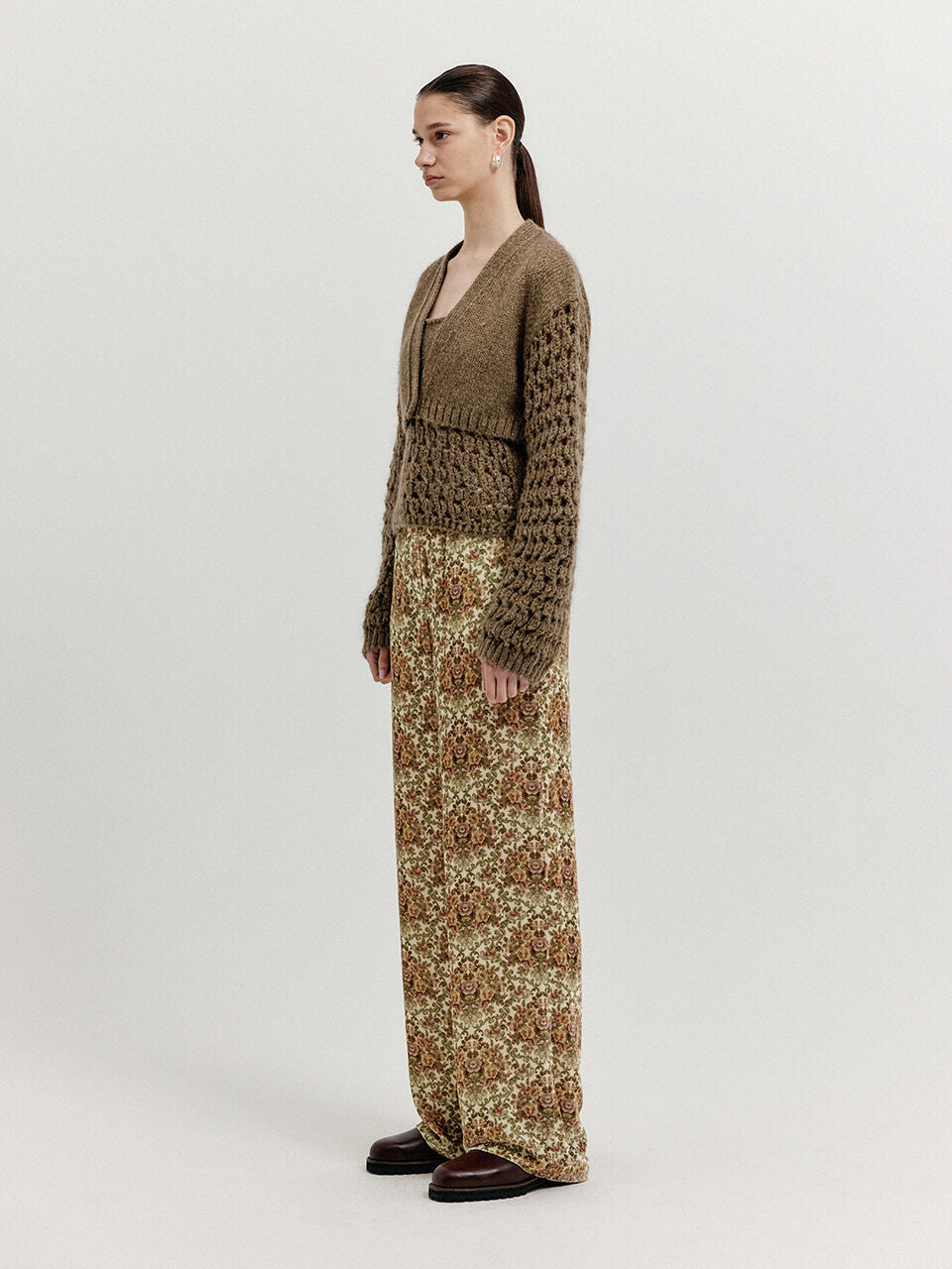 EENK EENK XOLERO V-neck Crop Knit Cardigan - Khaki