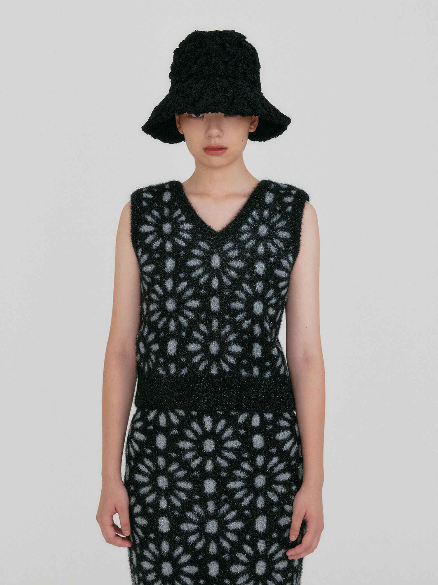EENK ZITA Floral Knit Vest - Black