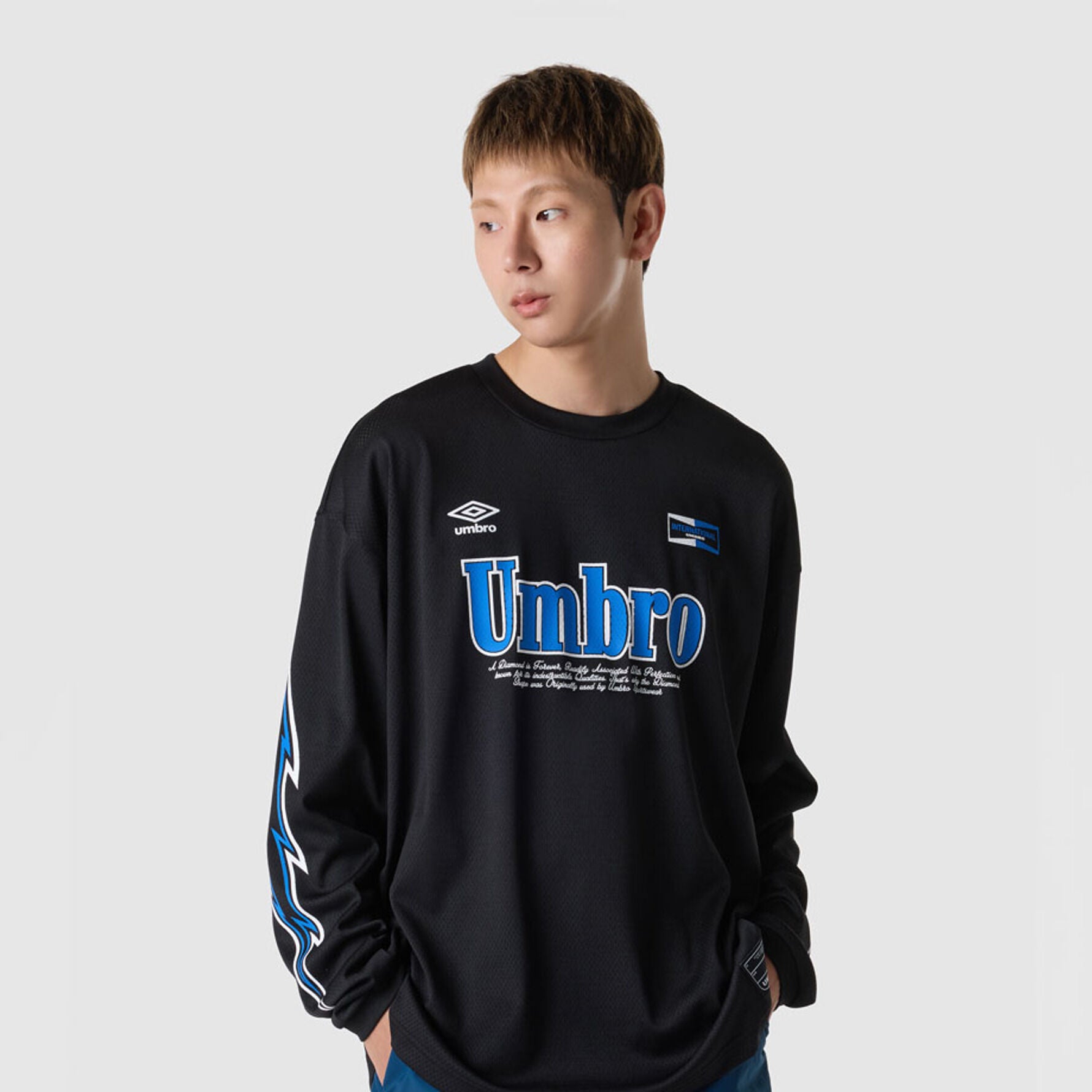 UMBRO One point mesh long sleeve t-shirt black (UQ321CRL71)