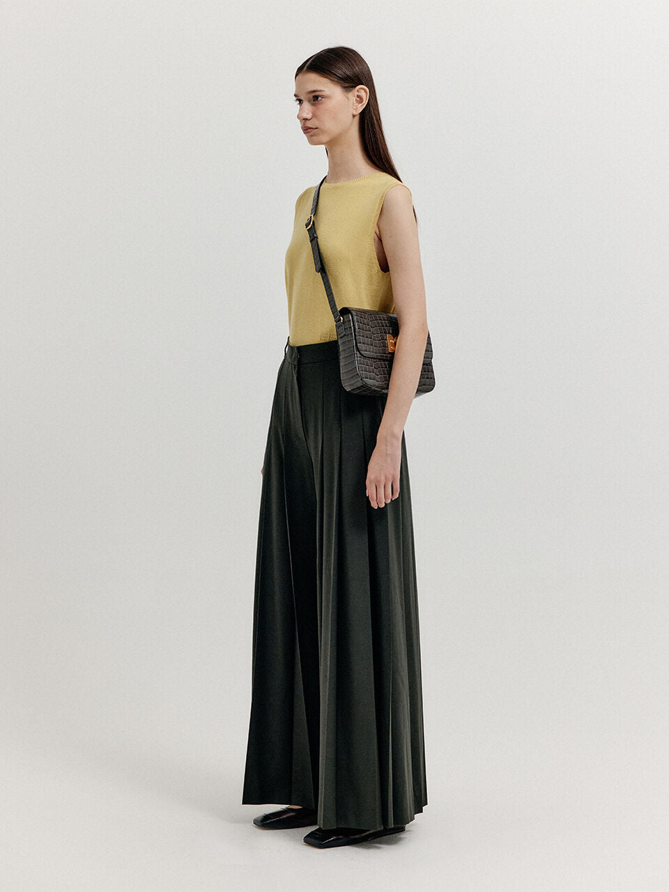 EENK EENK XLEAT Pleated Wide Pants - Khaki