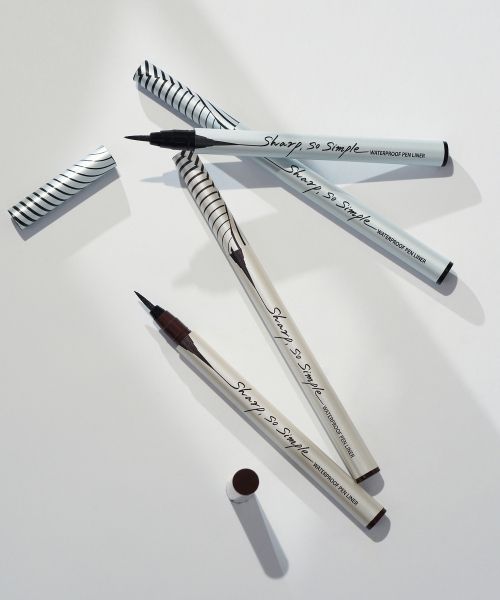 Clio Sharp So Simple Waterproof Pen Liner