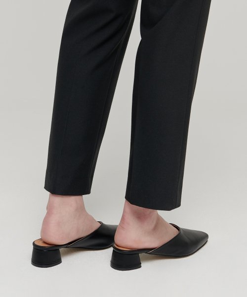 MUSINSA STANDARD WOMAN MUSINSA STANDARD WOMAN Women's Slim Straight Slacks [Black]