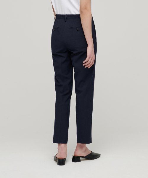 MUSINSA STANDARD WOMAN MUSINSA STANDARD WOMAN Women's Slim Straight Hidden Banding Slacks (Navy)