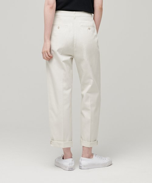 MUSINSA STANDARD WOMAN MUSINSA STANDARD WOMAN Women's Tapered Chino Pants Cream