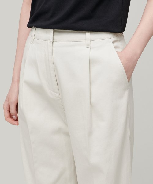 MUSINSA STANDARD WOMAN MUSINSA STANDARD WOMAN Women's Tapered Chino Pants Cream