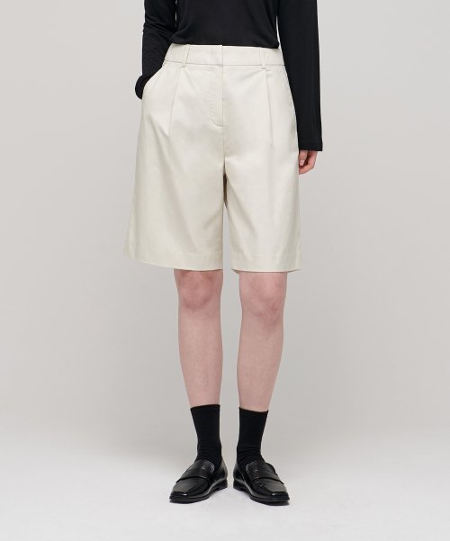 MUSINSA STANDARD WOMAN MUSINSA STANDARD WOMAN Women's Cotton Wide Bermuda Shorts (Cream)