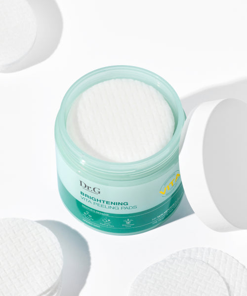 DR.G DR.G Vita Peeling Pads Exfoliator 70 sheets