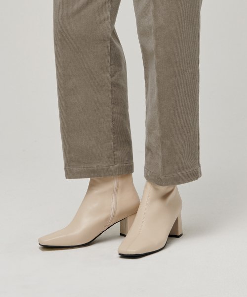 MUSINSA STANDARD WOMAN MUSINSA STANDARD WOMAN Women's Tapered Corduroy Pants Light Beige