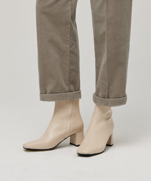 MUSINSA STANDARD WOMAN MUSINSA STANDARD WOMAN Women's Tapered Corduroy Pants Light Beige