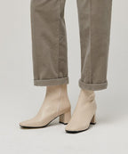 MUSINSA STANDARD WOMAN MUSINSA STANDARD WOMAN Women's Tapered Corduroy Pants Light Beige