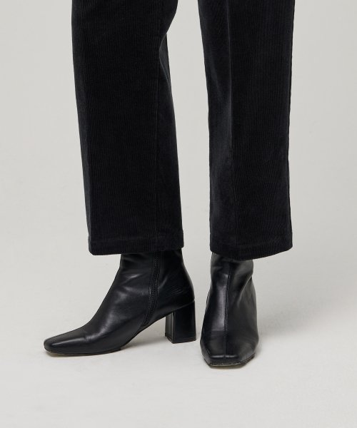 MUSINSA STANDARD WOMAN MUSINSA STANDARD WOMAN Women's Tapered Corduroy Pants (Dark Gray)