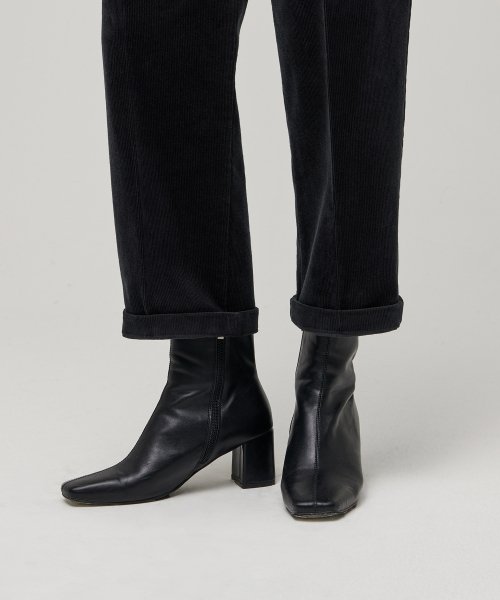 MUSINSA STANDARD WOMAN MUSINSA STANDARD WOMAN Women's Tapered Corduroy Pants (Dark Gray)