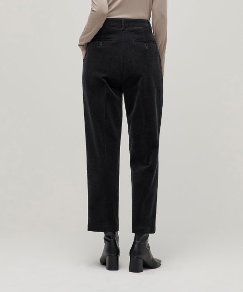 MUSINSA STANDARD WOMAN MUSINSA STANDARD WOMAN Women's Tapered Corduroy Pants (Dark Gray)