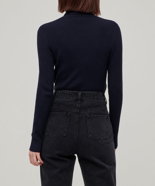 MUSINSA STANDARD WOMAN MUSINSA STANDARD WOMAN Women's Ribbed Slim Turtleneck Knit (Size M)