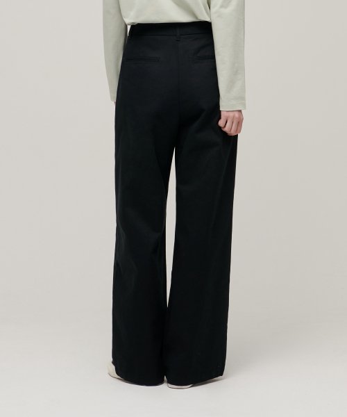MUSINSA STANDARD WOMAN MUSINSA STANDARD WOMAN Women's Two-Tuck Wide Chino Pants [Black]