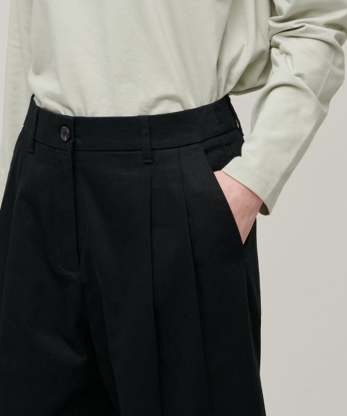 MUSINSA STANDARD WOMAN MUSINSA STANDARD WOMAN Women's Two-Tuck Wide Chino Pants [Black]