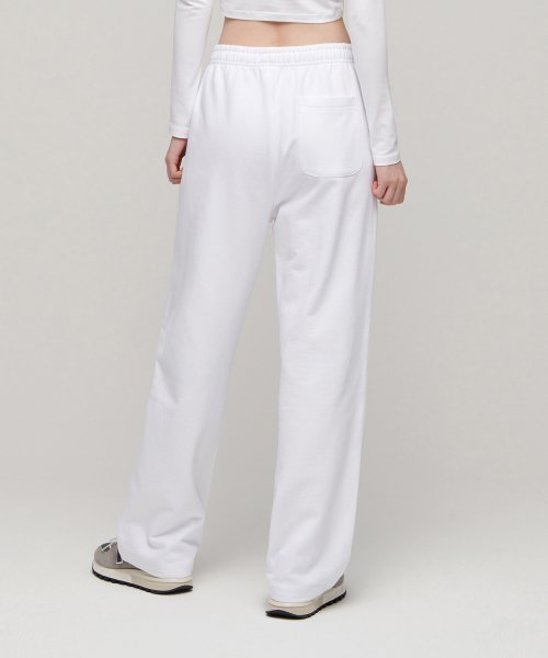 MUSINSA STANDARD WOMAN MUSINSA STANDARD WOMAN Women's Relaxed Lounge Sweatpants [White]