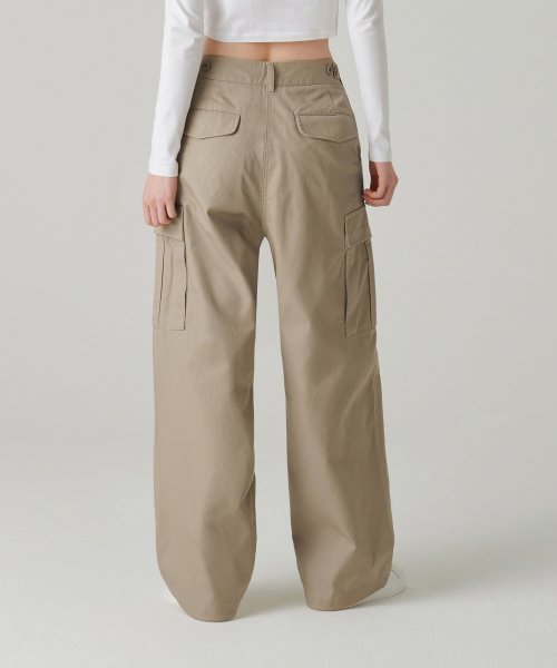 MUSINSA STANDARD WOMAN MUSINSA STANDARD WOMAN Women's Wide Cargo Pants (Beige)