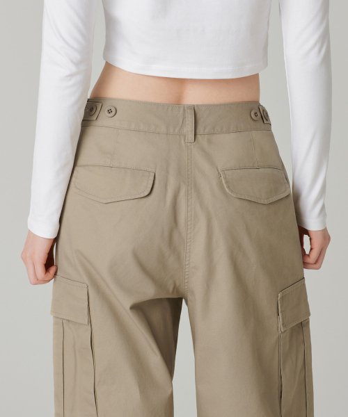 MUSINSA STANDARD WOMAN MUSINSA STANDARD WOMAN Women's Wide Cargo Pants (Beige)