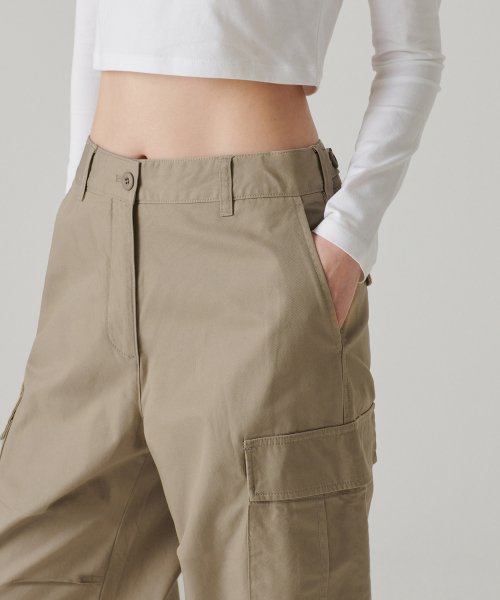 MUSINSA STANDARD WOMAN MUSINSA STANDARD WOMAN Women's Wide Cargo Pants (Beige)