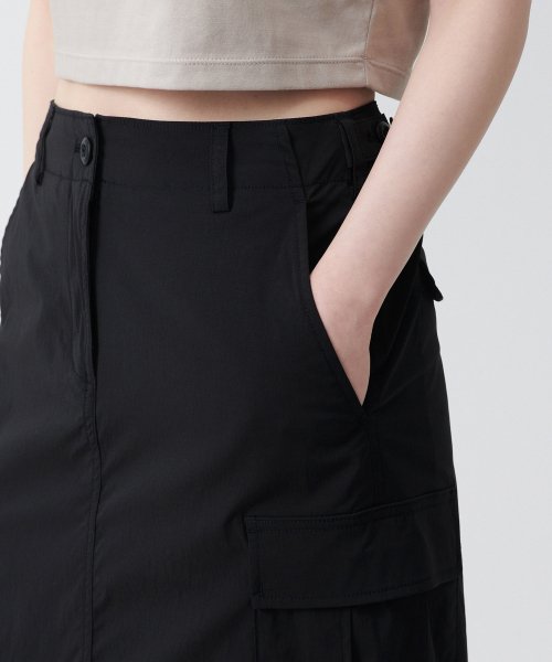 MUSINSA STANDARD WOMAN MUSINSA STANDARD WOMAN Cargo Maxi Skirt (Black)