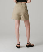 MUSINSA STANDARD WOMAN MUSINSA STANDARD WOMAN Women's Two-Tuck Wide Chino Shorts Beige