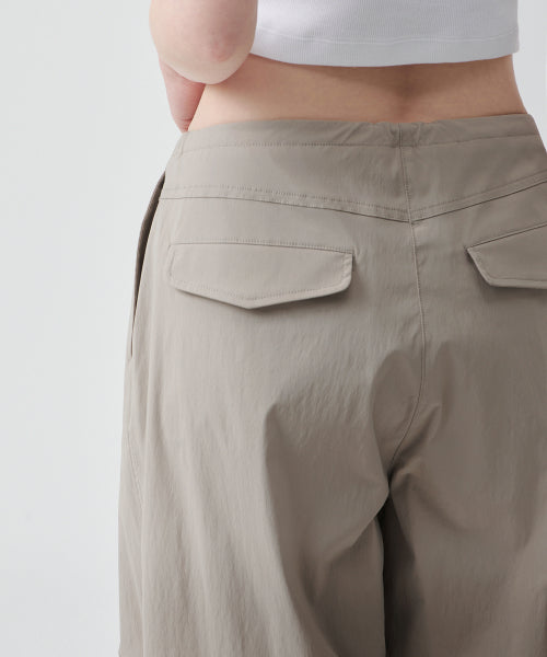 MUSINSA STANDARD WOMAN MUSINSA STANDARD WOMAN Women's Parachute Pants [Light Beige]