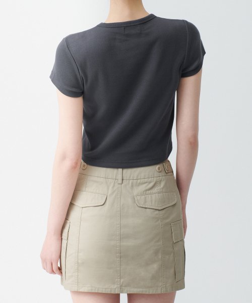 MUSINSA STANDARD WOMAN MUSINSA STANDARD WOMAN Women's Slim Crop Crew Neck T-Shirt (Dark Gray)