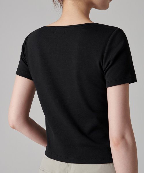 MUSINSA STANDARD WOMAN MUSINSA STANDARD WOMAN T-Shirt Slim Square Neck [Black]