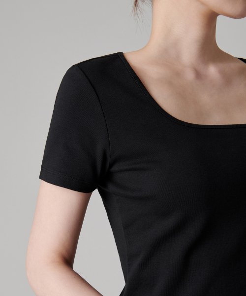 MUSINSA STANDARD WOMAN MUSINSA STANDARD WOMAN T-Shirt Slim Square Neck [Black]