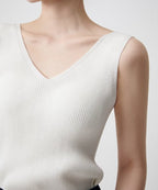 MUSINSA STANDARD WOMAN MUSINSA STANDARD WOMAN Women's Ribbed V-Neck Knit Sleeveless Top (Size XS)