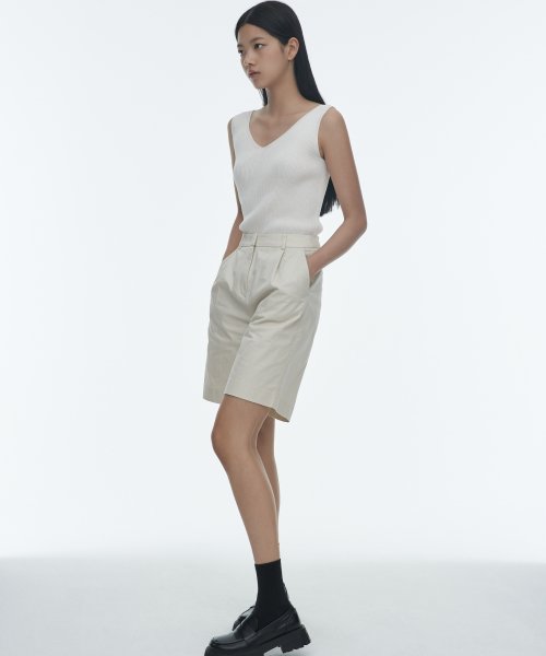 MUSINSA STANDARD WOMAN MUSINSA STANDARD WOMAN Women's Ribbed V-Neck Knit Sleeveless Top (Size XS)