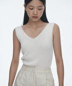 MUSINSA STANDARD WOMAN MUSINSA STANDARD WOMAN Women's Ribbed V-Neck Knit Sleeveless Top (Size XS)