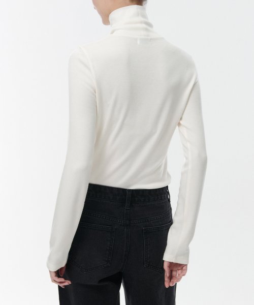 MUSINSA STANDARD WOMAN MUSINSA STANDARD WOMAN Women's T-Shirt Slim Turtleneck Cream