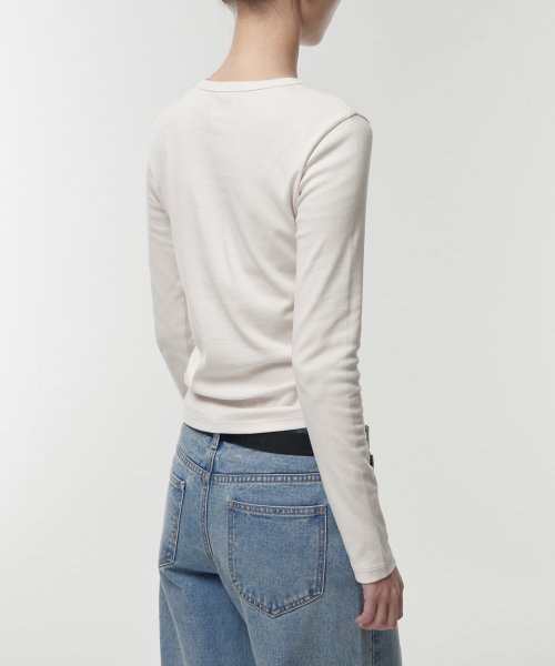 MUSINSA STANDARD WOMAN MUSINSA STANDARD WOMAN T-Shirt Slim Fit