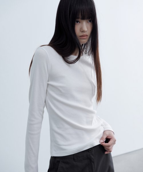MUSINSA STANDARD WOMAN MUSINSA STANDARD WOMAN T-Shirt Slim Fit