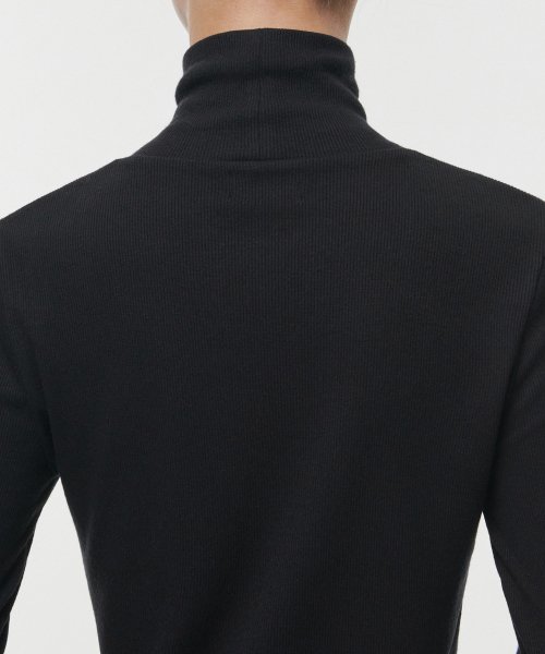 MUSINSA STANDARD WOMAN Ribbed Slim Turtle Neck T-Shirt